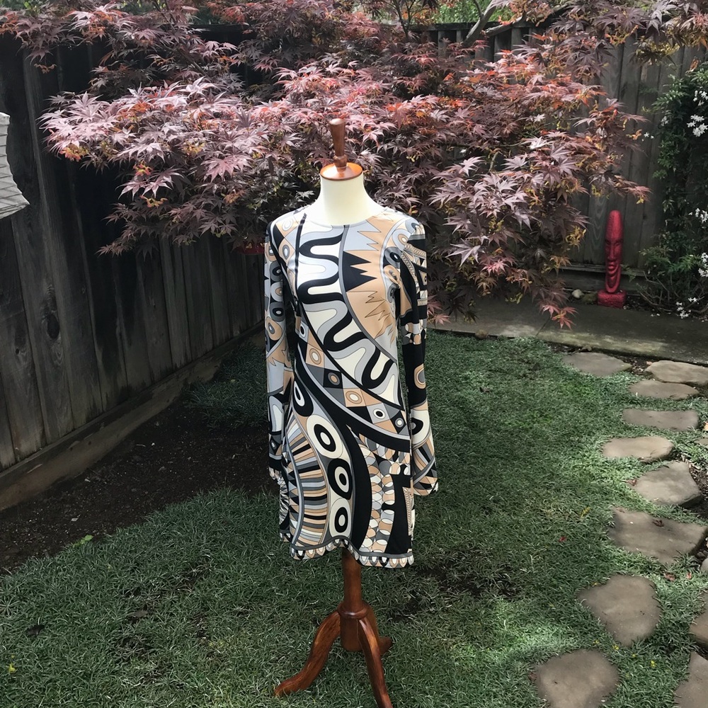 Julie Brown: NWOT - (S) Fun Modern Graphic Dress